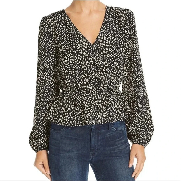 Sadie & Sage Peplum Top - Picture 1 of 8